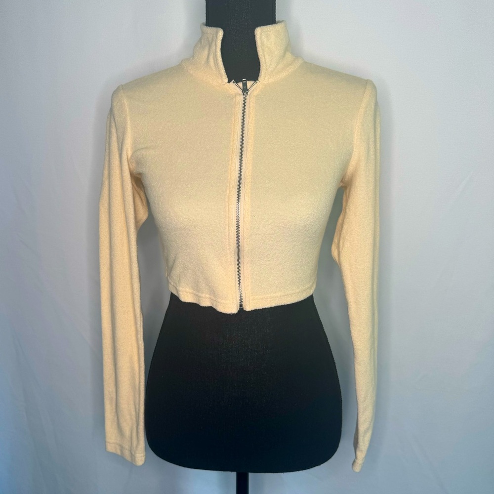 PrettyLittleThing Crop Top